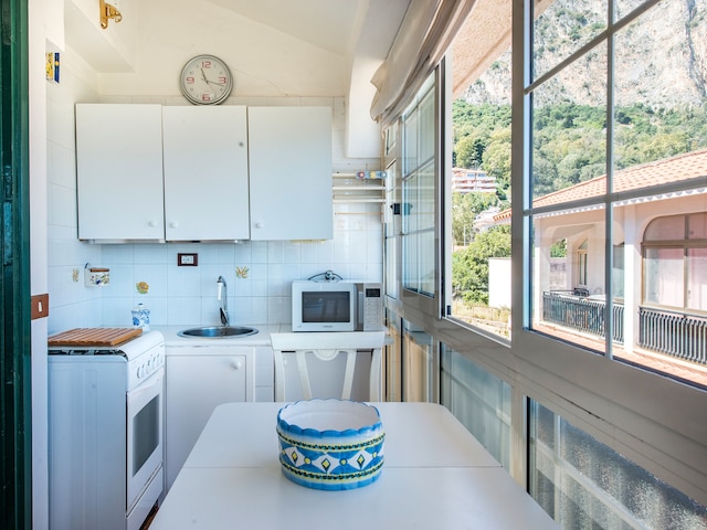 カーサ コン テラッツァ スル マーレ アッラドゥーラ by Wonderful Italy