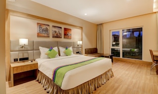 ツリーボーラーディーパレス レイクタウン