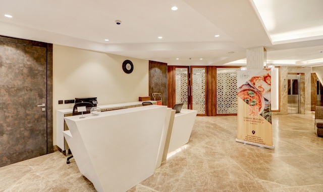 ツリーボーラーディーパレス レイクタウン