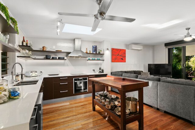 トロピカル、ベッドルーム 3 室、ハウス、プール、バンガローに 4 つめのベッドルームあり