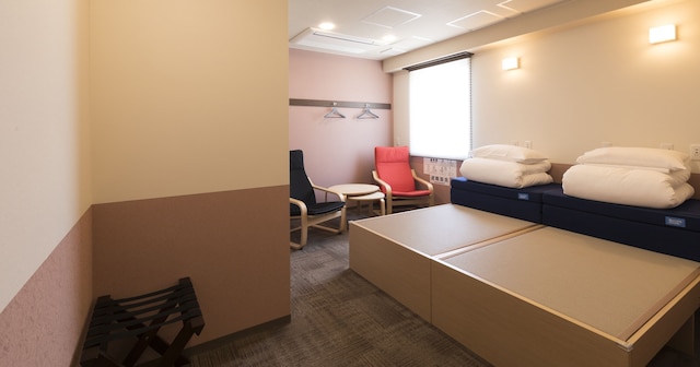 Wild Cherry Blossom - HOSTEL, TOKYO KOGANEI