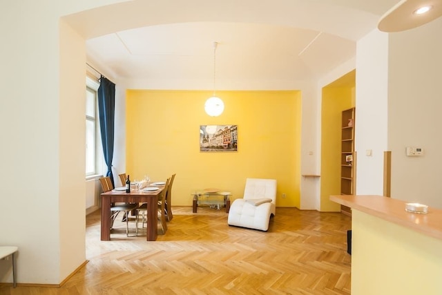 セントラル アパートメント、Netflix プラン