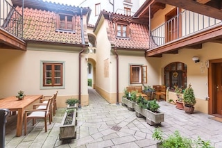 チャールズ ブリッジ近くのロマンチックなコンドミニアム