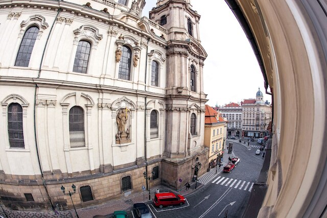 セント ニコラス チャーチ ビュー アパートメント