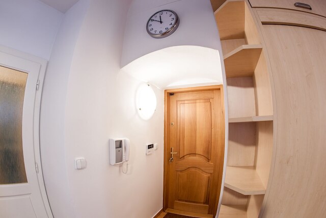 セント ニコラス チャーチ ビュー アパートメント