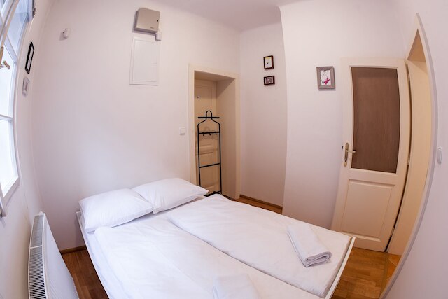 セント ニコラス チャーチ ビュー アパートメント