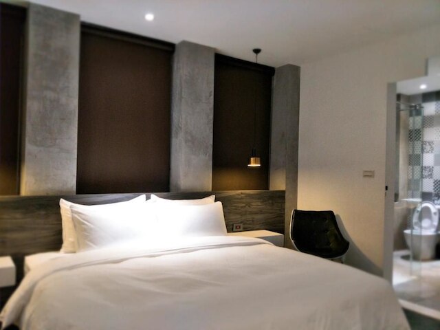 スモール ホテル (小小邸)