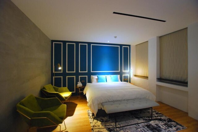 スモール ホテル (小小邸)