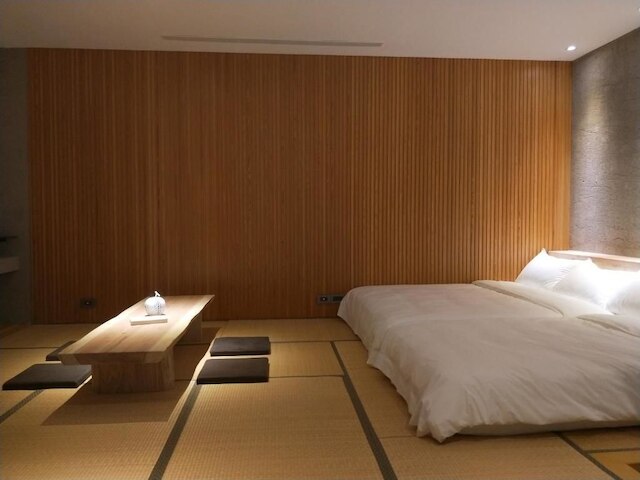 スモール ホテル (小小邸)