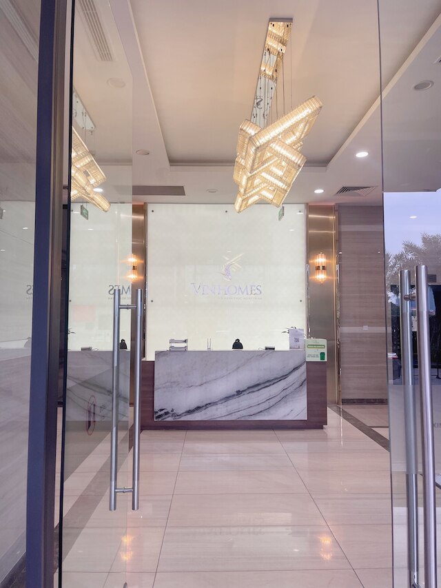 シンディ ヴィンホームズ スカイレイク アパートメンツ