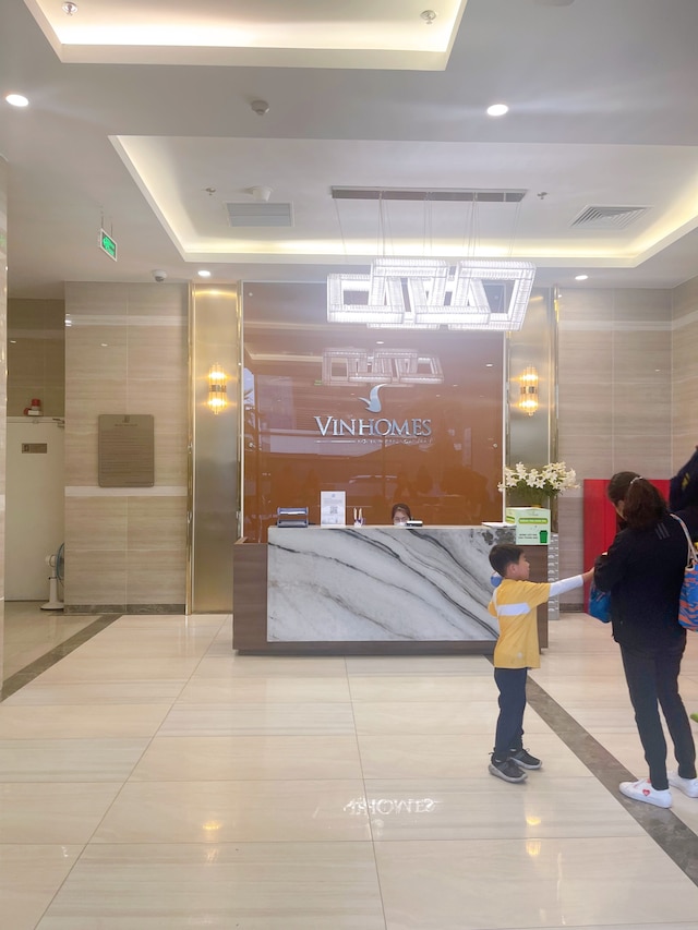 シンディ ヴィンホームズ スカイレイク アパートメンツ