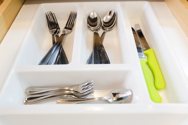 広いベッドルーム 1 室、5 人用、メープル パークにあるアパートメント