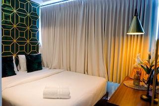 モダンでスタイリッシュなパクブウォノ テラス アパートメント、ベッドルーム 2 室