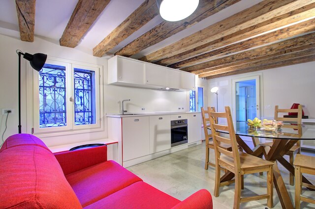 グランドキャナル-レッド