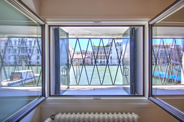 グランドキャナル-レッド