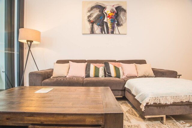 ウード ウッド アパートメント