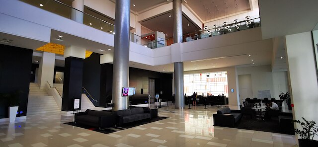 L7 サーファーズ パラダイス アパートメント