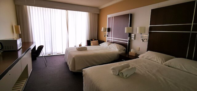 L7 サーファーズ パラダイス アパートメント