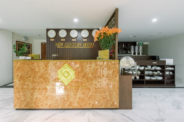 ニュー センチュリー ホテル カウ ザイ