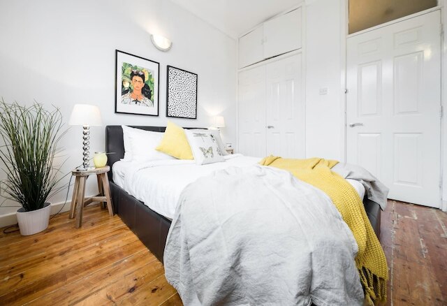 オールド コンプトン ストリート アパートメンツ