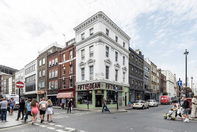 オールド コンプトン ストリート アパートメンツ