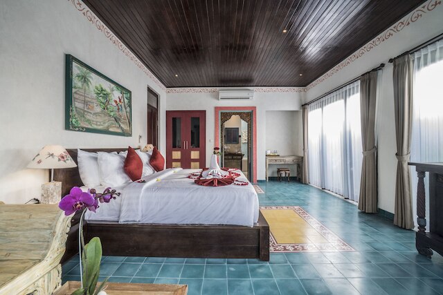 ヴィラ タナ カリク