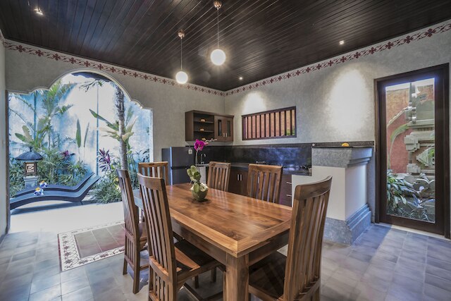 ヴィラ タナ カリク