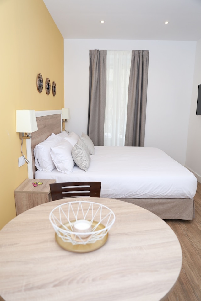 ニュー ポイント マドリード オペラ