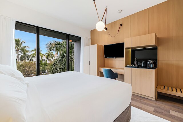 ザ マーチ ホテル