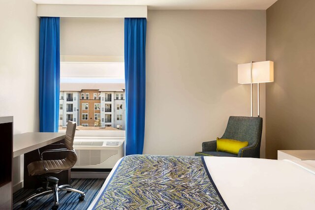 ラ キンタ イン & スイーツ、ウィンダム オーランド - アイドライブ テーマ パークス