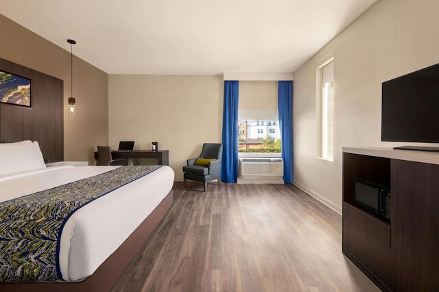 ラ キンタ イン & スイーツ、ウィンダム オーランド - アイドライブ テーマ パークス