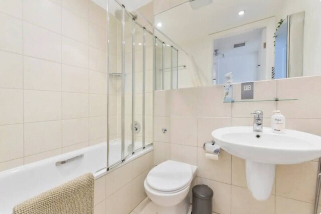 リトル コーナー オブ ブリス イン バスリンロンドン