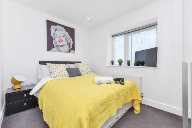 リトル コーナー オブ ブリス イン バスリンロンドン