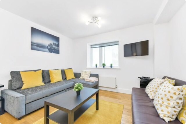 リトル コーナー オブ ブリス イン バスリンロンドン