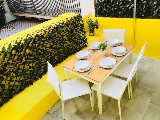 チャーミング フラット ウィズ グレート テラス ベスト ロケーション