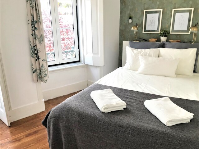 チャーミング フラット ウィズ グレート テラス ベスト ロケーション