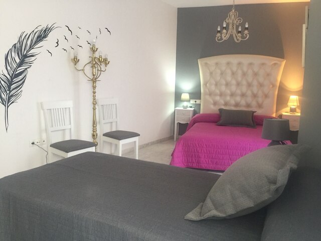 デラックス センター アパート ウィズ パーキング