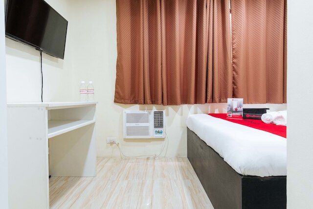 レッドドアーズ @ ユニバーシティ ベルト マニラ