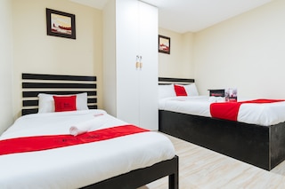 レッドドアーズ @ ユニバーシティ ベルト マニラ