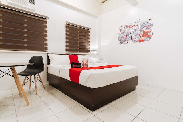 レッドドアーズ プラス ニア UST マニラ