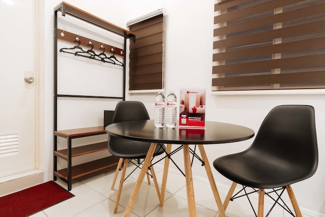 レッドドアーズ プラス ニア UST マニラ