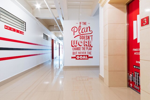 レッドドアーズ プラス ニア UST マニラ