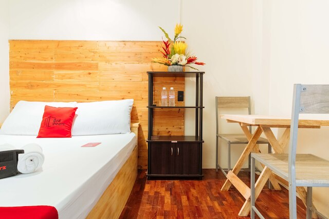 レッドドアーズ @ ヴィセンテ ストリート エスパーナ マニラ