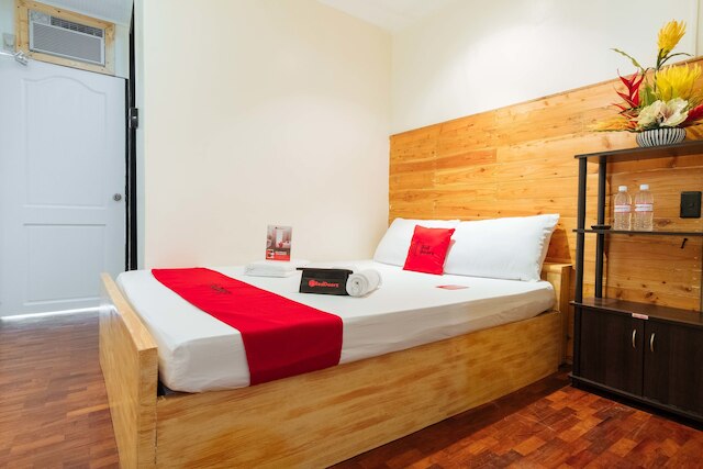 レッドドアーズ @ ヴィセンテ ストリート エスパーナ マニラ