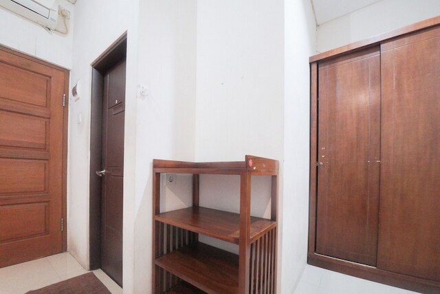 レッドドアーズ プラス ニア グリーン プラムカ スクエア モール