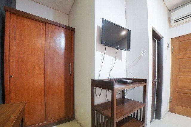 レッドドアーズ プラス ニア グリーン プラムカ スクエア モール