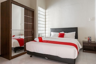 レッドドアーズ @ スカルノ ハッタ インダー