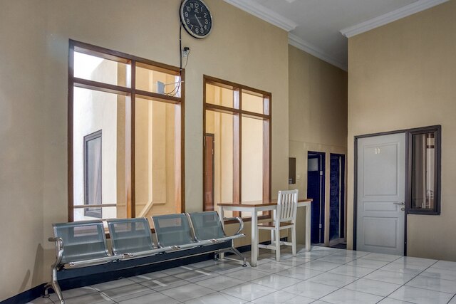 レッドドアーズ @ スカルノ ハッタ インダー