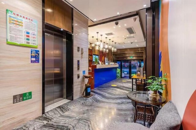 Z マックス ホテル (潮曼酒店)