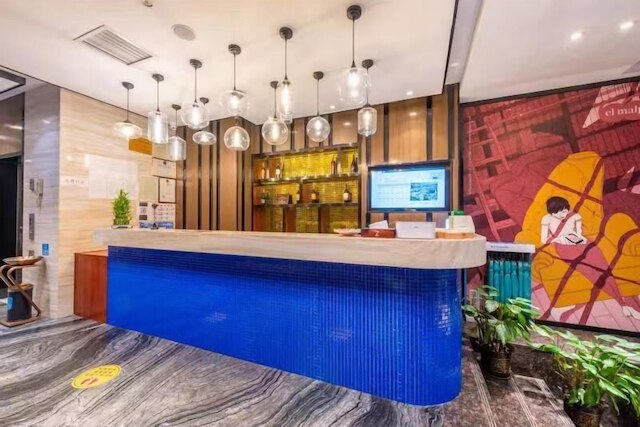 Z マックス ホテル (潮曼酒店)